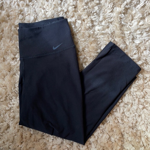 Nike Dri-Fit One Legend Pant Cropped XS - Picture 1 of 3